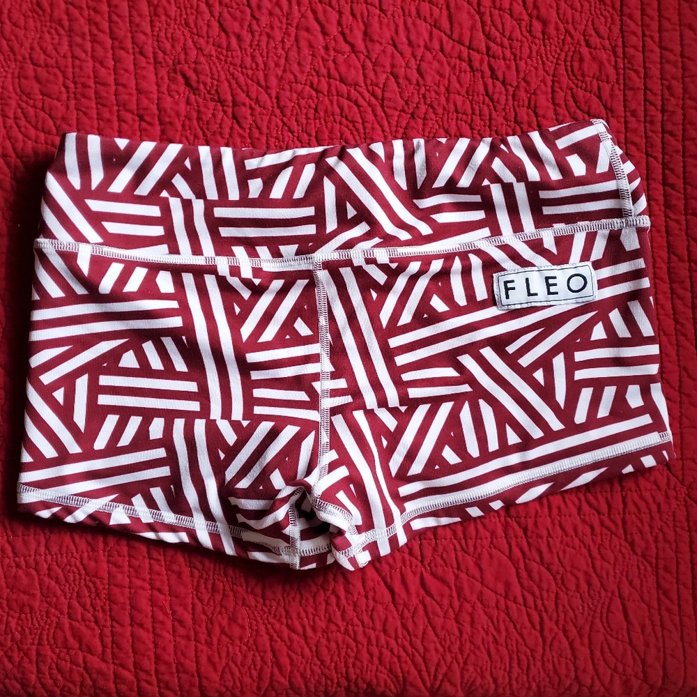 FLEO original maroon linear shorts